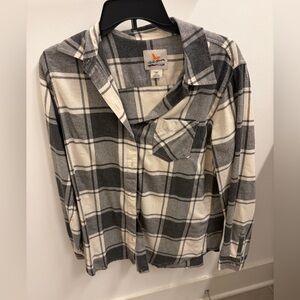 Field & Stream Black and Cream Plaid Button-Up Shirt